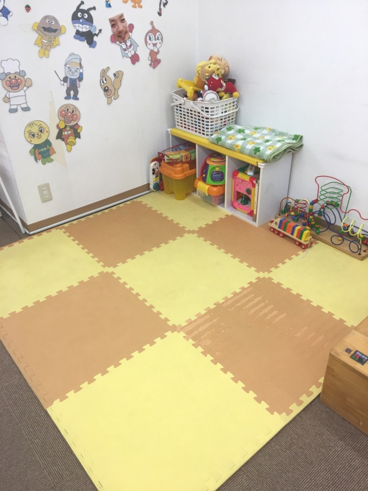にしむら接骨院　江坂院　キッズスペース